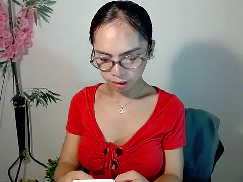 ur_asianhotleah