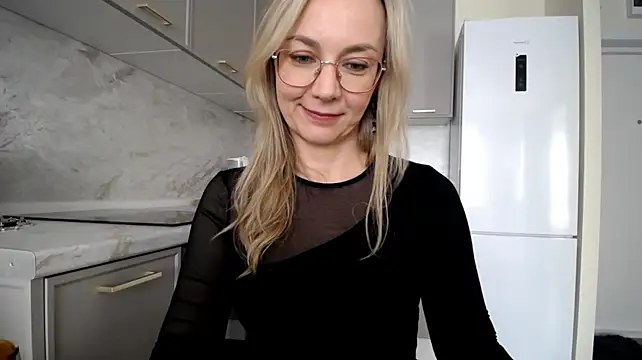 Ava_Elior live cam on StripChat