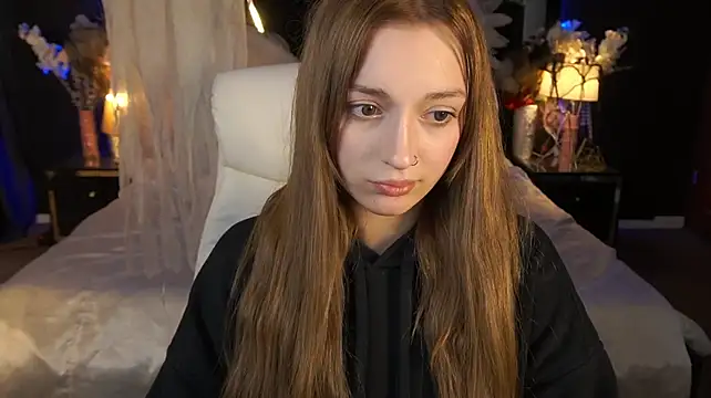LizzaMoonn live cam on StripChat