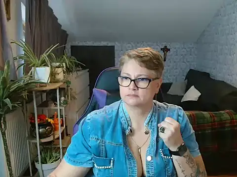 Newgirl4you live cam on StripChat