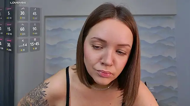 Chloe_Sapphire live cam on StripChat