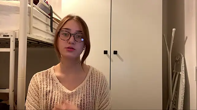 sereneglowz live sex cam