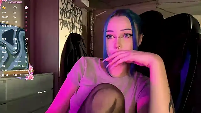 AnnieTouch live cam on StripChat