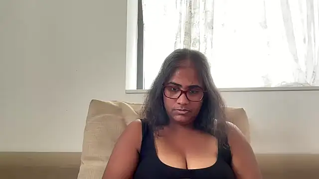 FrenchUnicorn live cam on StripChat