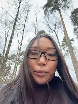 trytomakememoam live cam on StripChat