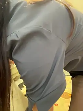 xianyu-ss live cam on StripChat