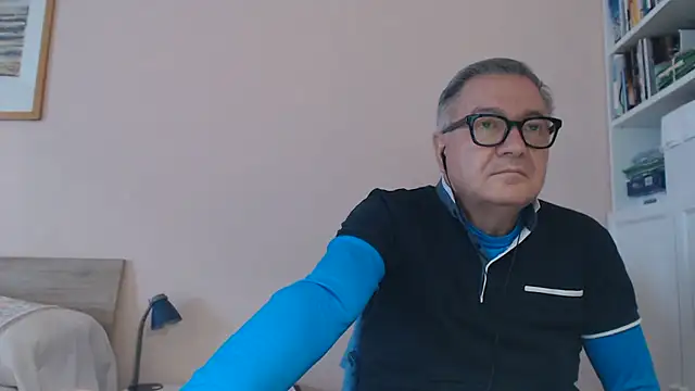 YOU6me live cam on StripChat