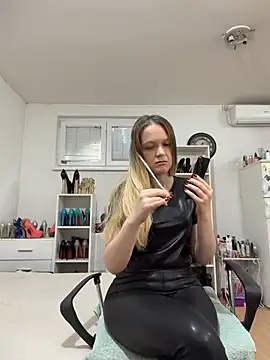 Iris_Pitts_ live cam on StripChat