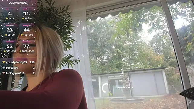 Ella_Vee live cam on StripChat