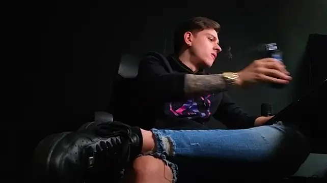 FelixStarkk live now
