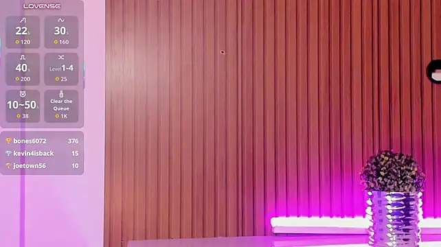 SelenaRogerss live cam on StripChat