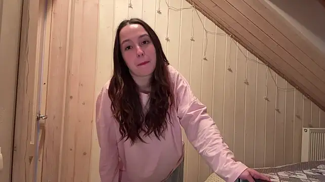 CapriceDinola live cam on StripChat