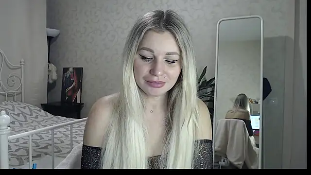 Live webcam of ShyEvaa
