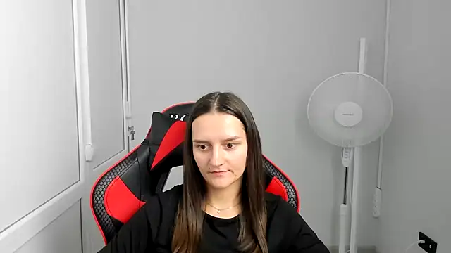Live webcam of EveMoonveil