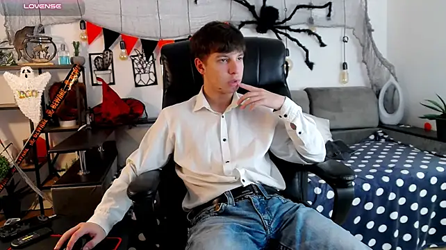 ThomasEdisonn live cam on StripChat