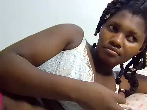 smallprettygal live cam on StripChat