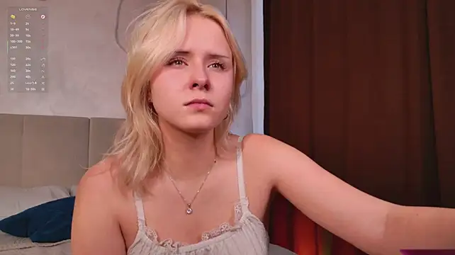 _Wow_Molly_ live cam on StripChat