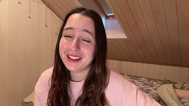 CapriceDinola live cam on StripChat
