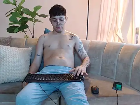 tonysexyboy on Stripchat