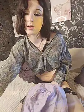 MickeQuinee live cam on StripChat