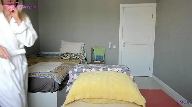 MollyStory Live Webcam on Stripchat