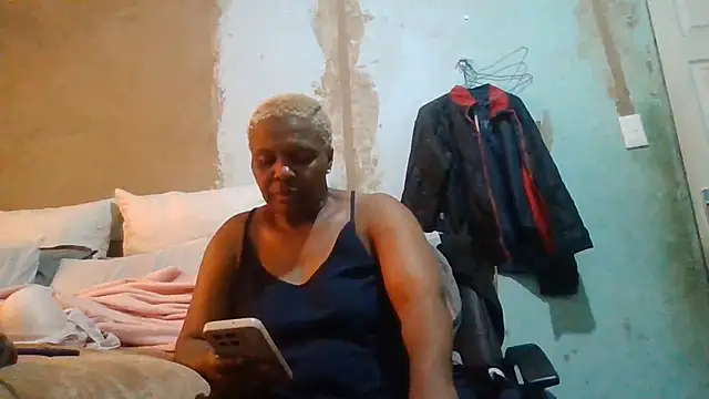 Nicky52 live cam on StripChat