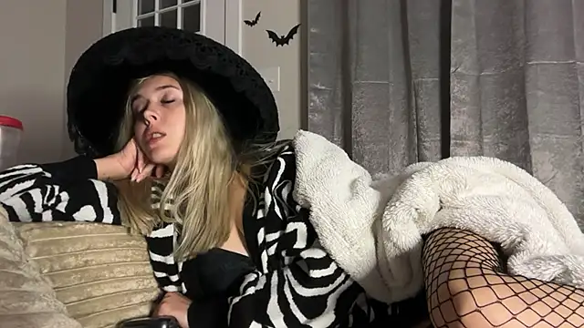 Rainsworld420 live cam on StripChat