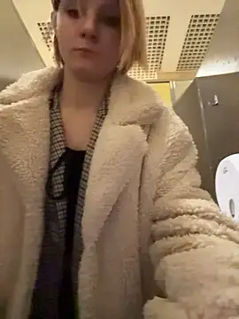 NinnaParri live cam on StripChat