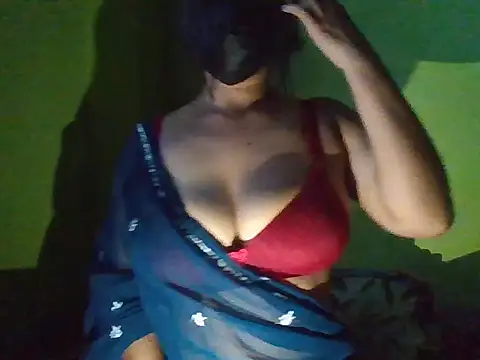 queen__sweety live cam on StripChat