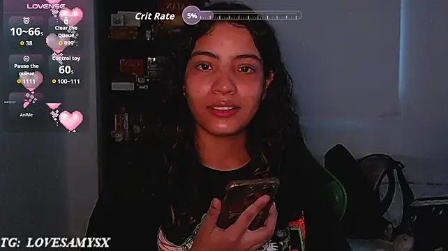 Lovelyamyy live cam on StripChat