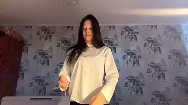 MarinaTuray live cam on StripChat
