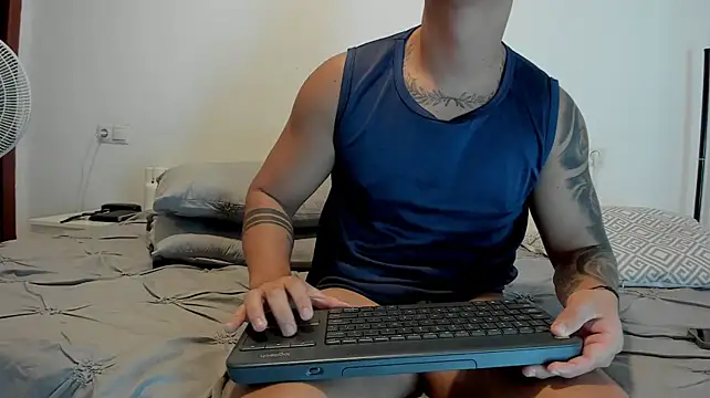 JohanSmith live cam on StripChat