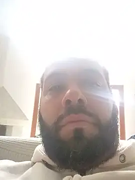 Carlos02145 live cam on StripChat
