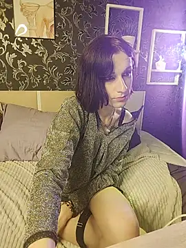 MickeQuinee live cam on StripChat
