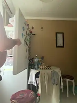 Frosl live cam on StripChat