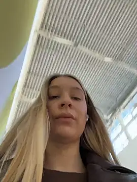 sashacatt (F young) - Masturbation+one finger in  pussy🔥