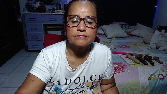 pervert_mommy_ live cam on StripChat