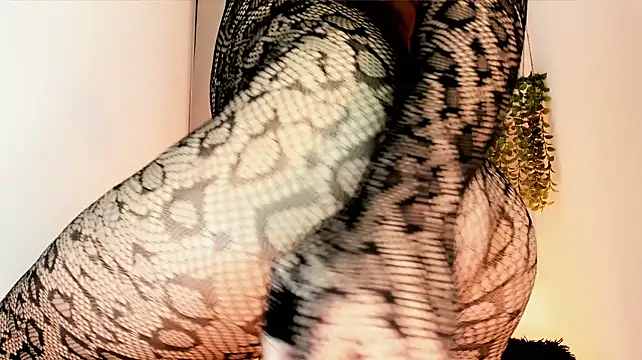 Model: misstreslatin