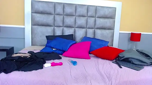 AmelieMarshal live cam on StripChat