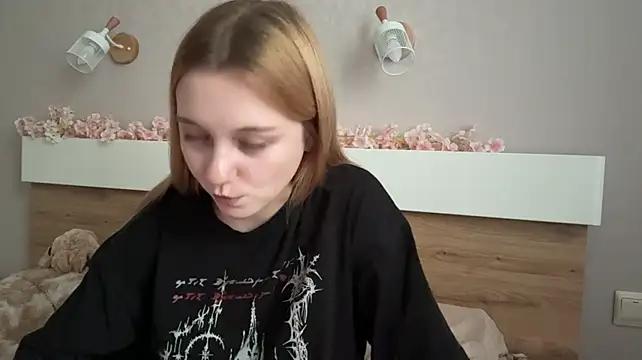 DiaThornley live cam on StripChat