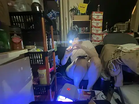 Snowbunnycake_131 live sex cam