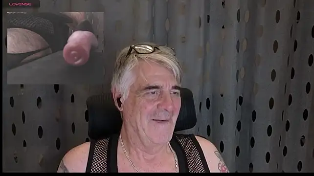 DirtyDaddy_CH live cam preview