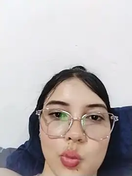 Julianne_valerin