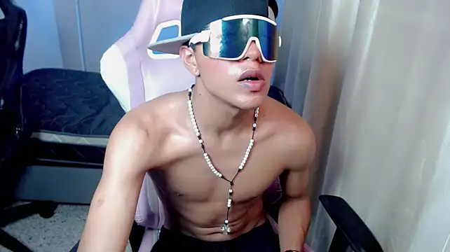 Manuxx2