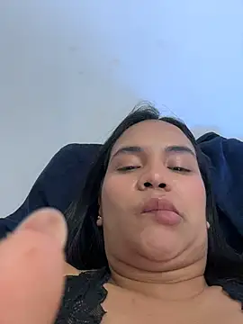 NoahJade live cam on StripChat