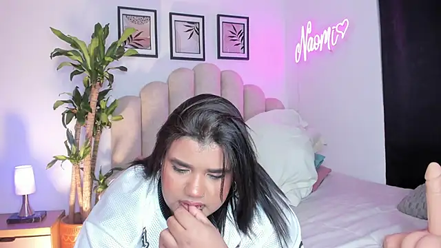 Naomi_Asasha
