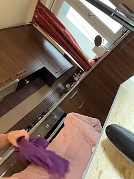 Hotmomcheckk_ webcam