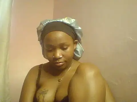 bunny_kiki live cam on StripChat