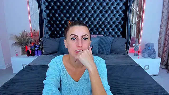 Rebecca_Diamond