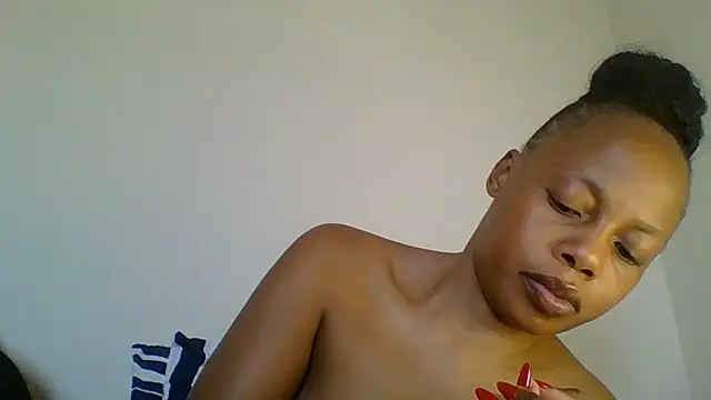 NAUGHTYSHALOTXX live cam on StripChat